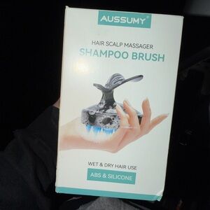 Aussumy Shampoo Brush Hair Scalp Massager in Teal and White
